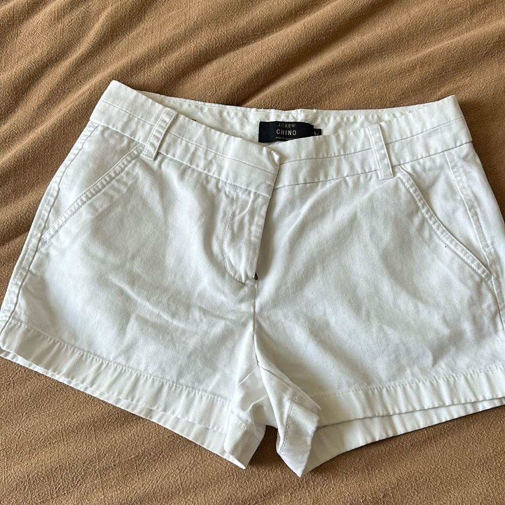 J Crew - size 2 Chino shorts - Tan and White